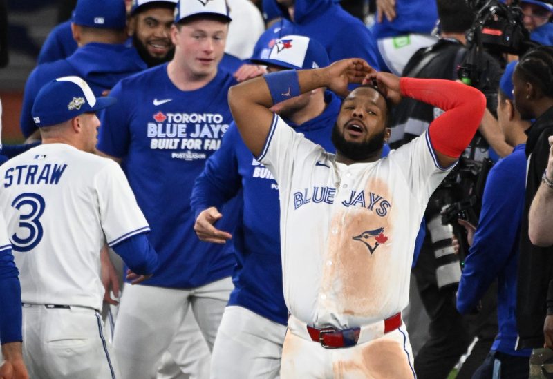 Why Blue Jays’ superstar vows to give World Series ring to his dad Why Blue Jays’ superstar vows to give World Series ring to his dad