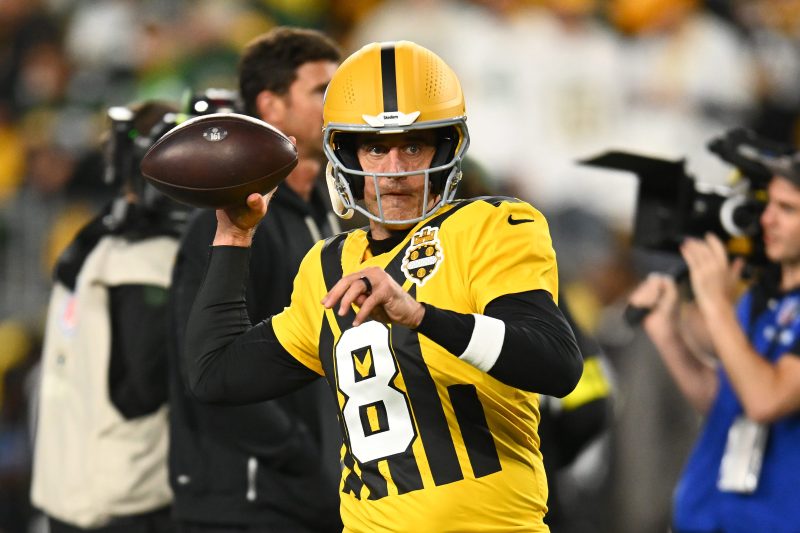 Pittsburgh Steelers wearing throwback uniforms vs. Packers Pittsburgh Steelers wearing throwback uniforms vs. Packers